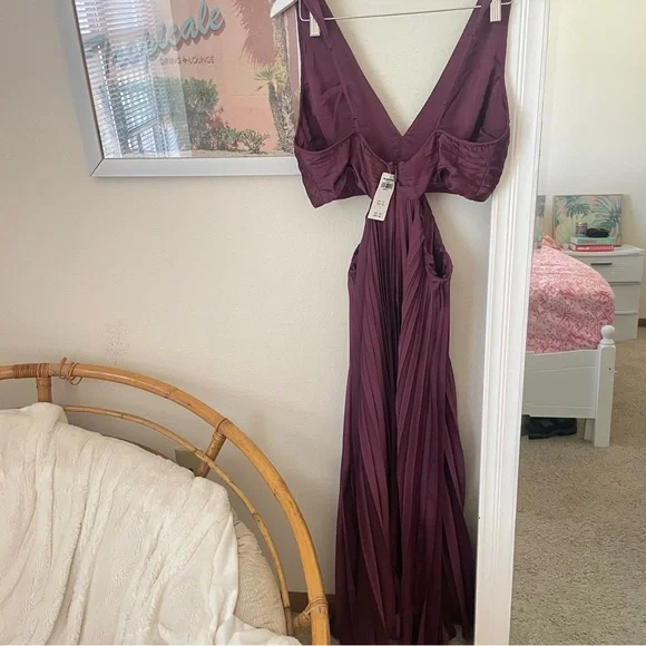 NEW Abercrombie & Fitch Giselle Pleated Cutout Midi Dress in Plum Large Tall - Picture 9 of 9